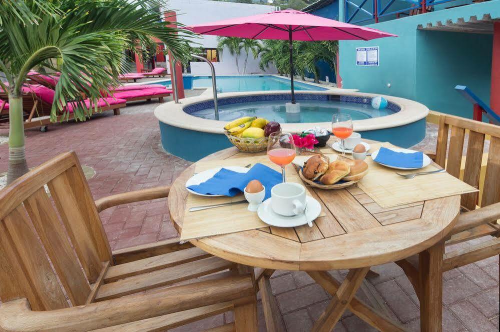 The Ritz Hostel Willemstad Dış mekan fotoğraf